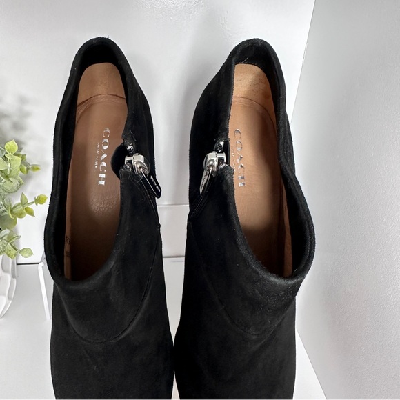 Coach Women’s Oakdale Sleek Design Black Suede Ankle Booties Size 9 - Picture 6 of 12